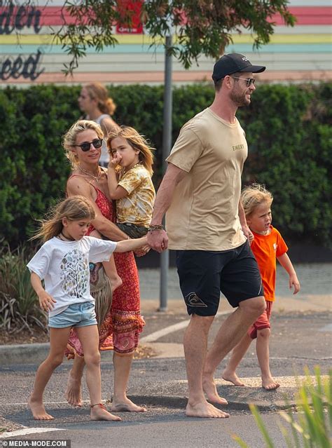 sasha hemsworth|chris hemsworth and wife kids.